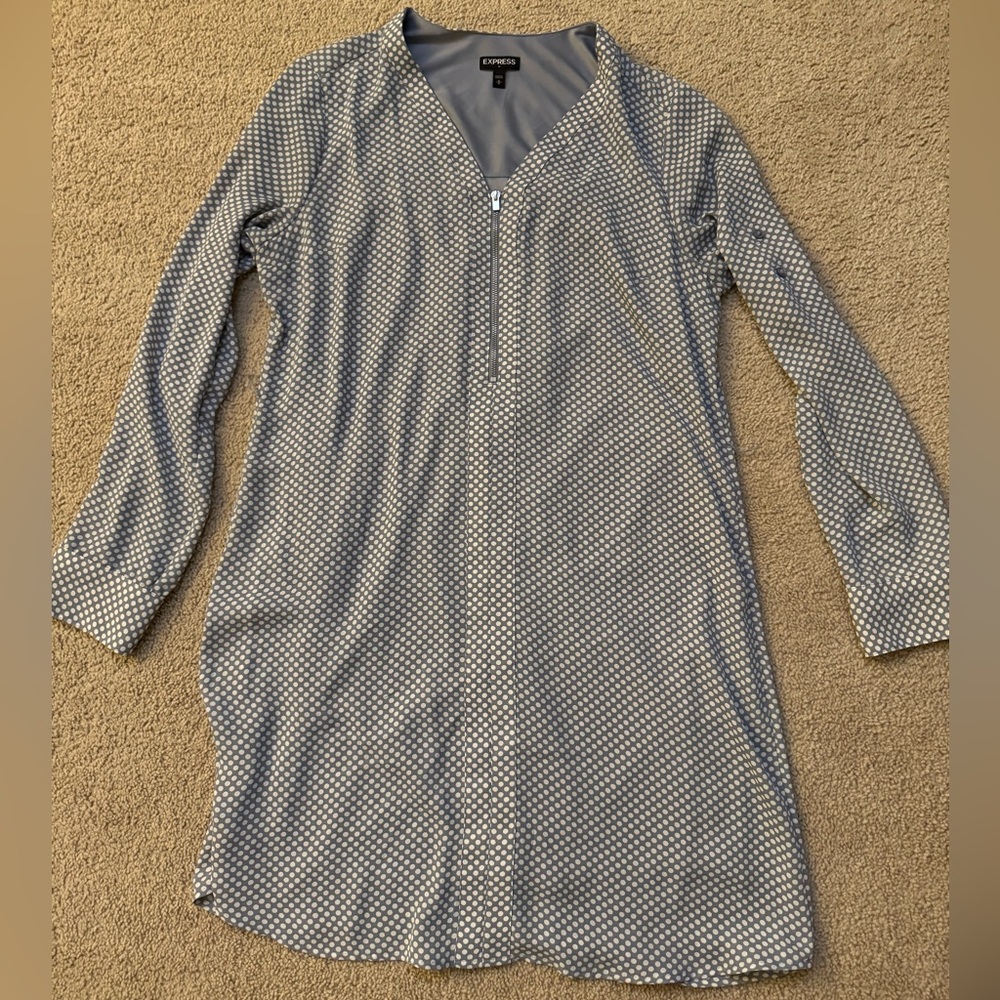 Express Gray and White Patterned Dress Shirt